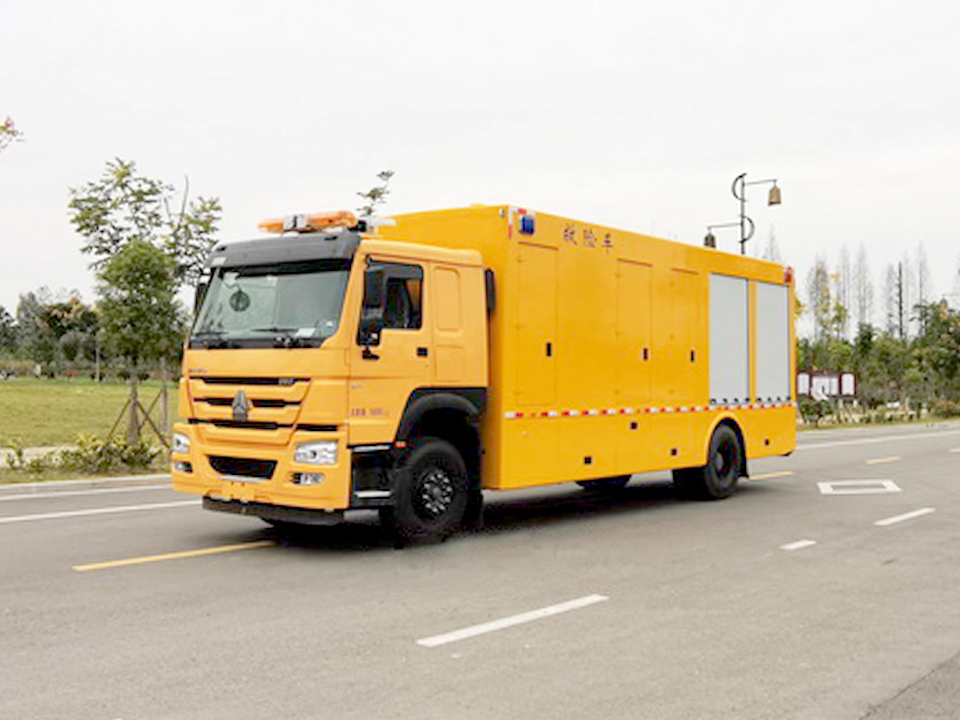 重汽豪沃救险车